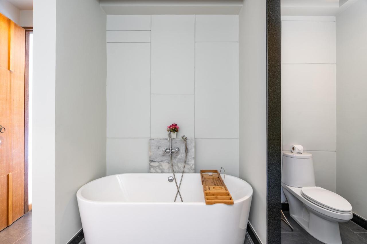 Beautiful Comfortable And Fully Equipped Big Pool Villa With 65Inch Smart Tv Located Near Popular Bangtao Beach And Laguna Παραλία Μπανγκ Ταο Εξωτερικό φωτογραφία